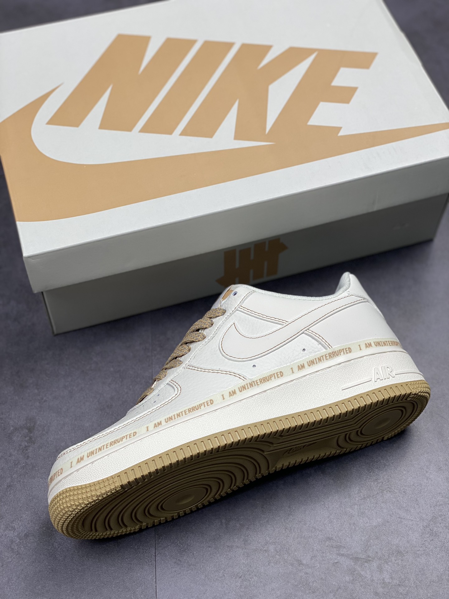 230 原盒内置涂鸦笔新版本 原版一致 Uninterrupted x Air Force 1 ”MORE THAN” “白棕签名涂鸦3M”UN0824-332