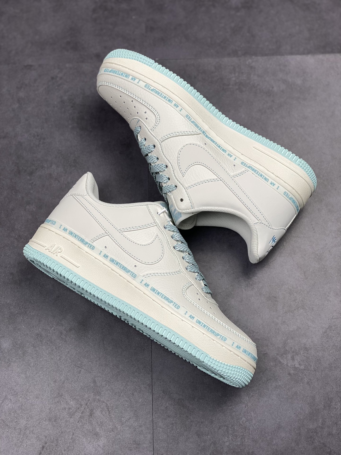 230 原盒内置涂鸦笔新版本 原版一致 Uninterrupted x Air Force 1 ”MORE THAN” PO3699-808
