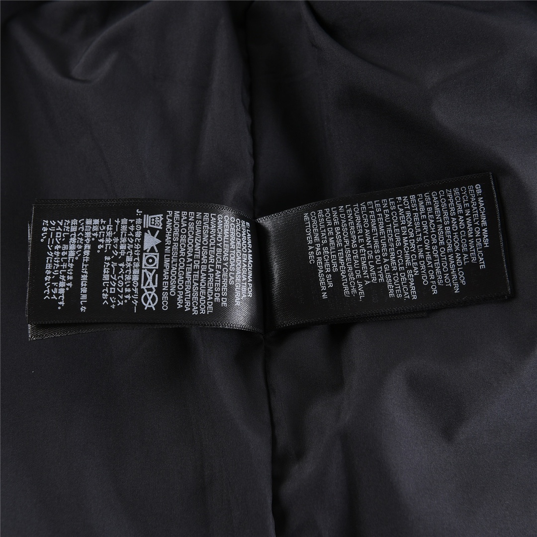 The North Face 1990 Classic Outdoor Waterproof Windproof Climbing Jacket 8 i1678385718 2178 7