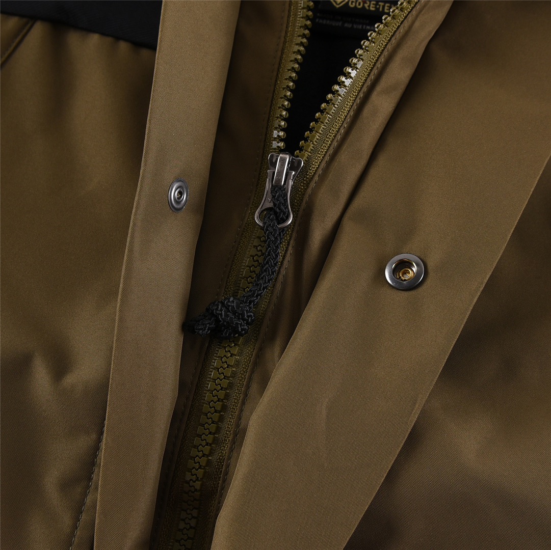 The North Face 1990 Classic Outdoor Waterproof Windproof Climbing Jacket 5 i1678385718 6679 4