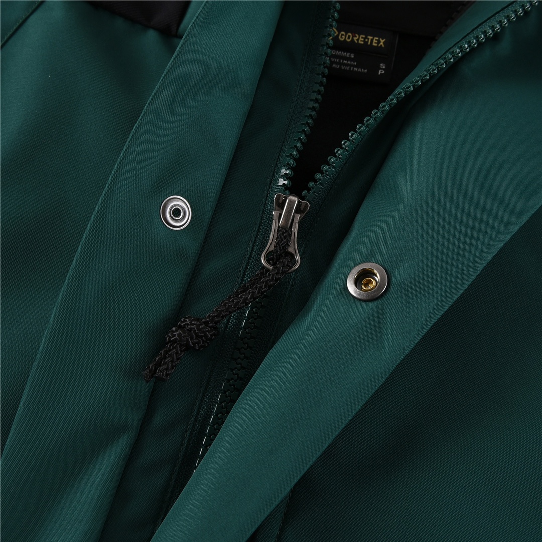 The North Face 1990 Mountain Jacket - Waterproof, Windproof, and Breathable 6 i1678386353 2563 4