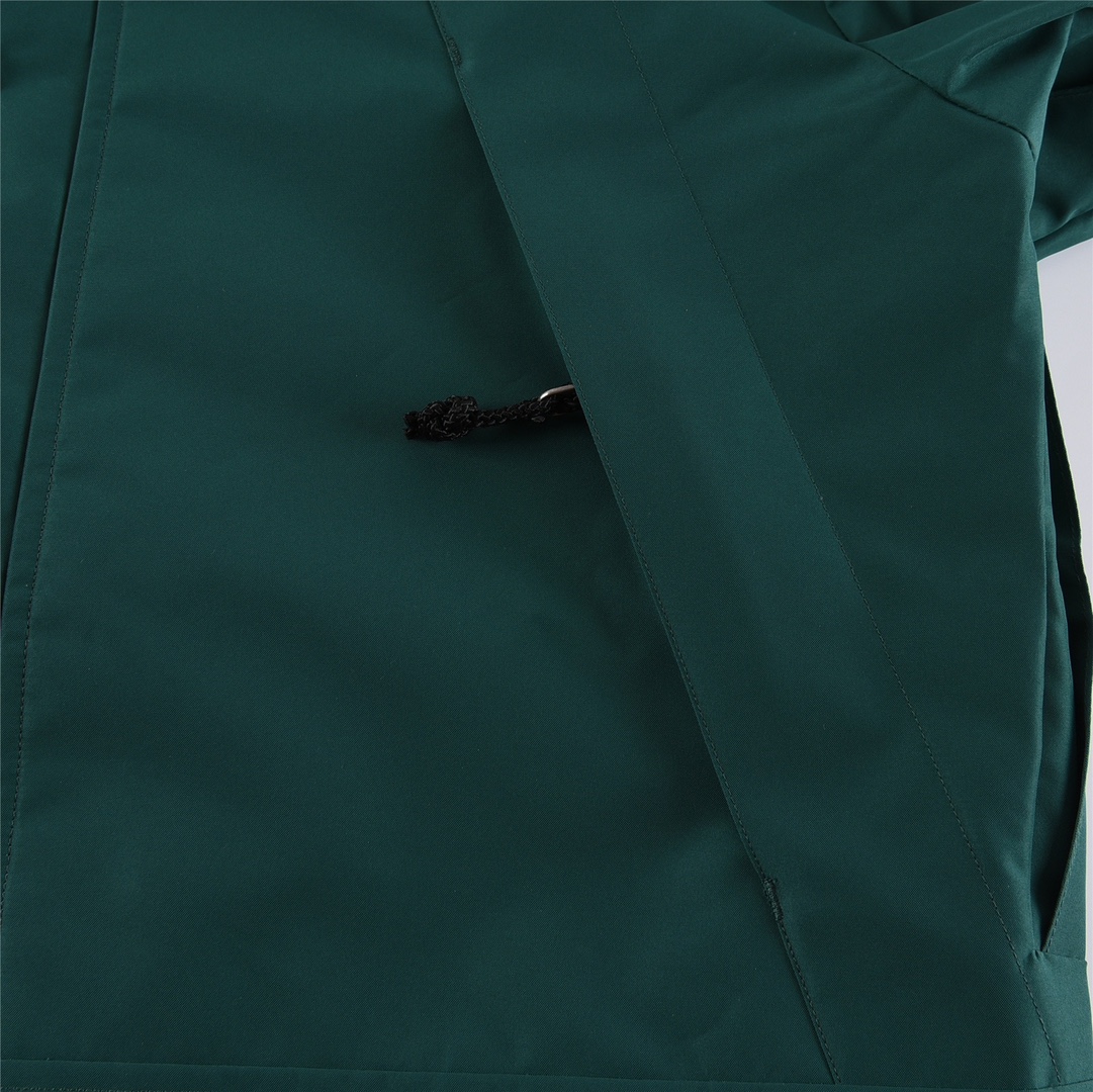 The North Face 1990 Mountain Jacket - Waterproof, Windproof, and Breathable 5 i1678386353 5544 3