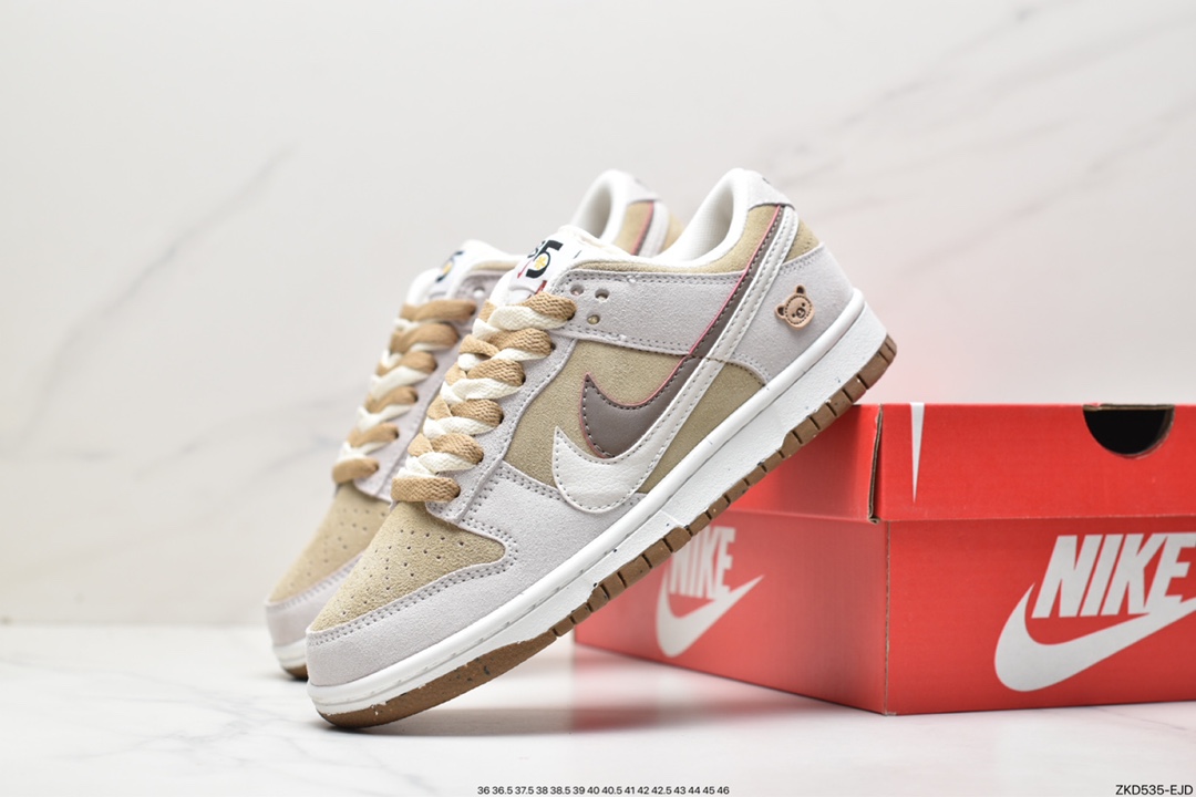 270 SB Dunk Low SE”85 Double Swoosh/Grey/Brown Bear”扣篮系列低帮休闲运动滑板板鞋“麂皮浅棕双钩小熊”DO9457-100 尺码：36 36.5 37.5 38 38.5 39 40 40.5 41 42 42.5 43 44 44.5 45 46 ID:ZKD535-EJD