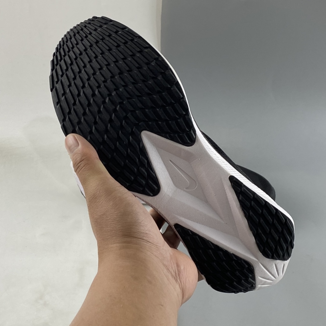 P160 Nike Air Zoom Viale 维亚尔系列低帮轻量运慢跑鞋 CW7358-881