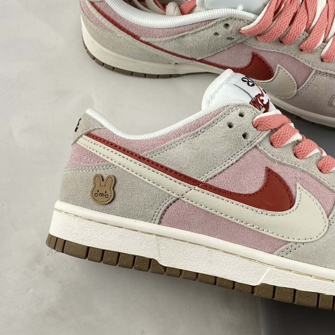 P260 Nike SB Dunk Low SE”85 Double Swoosh/Grey/Pink/Rabbit” 扣篮系滑板板鞋DO9457-110