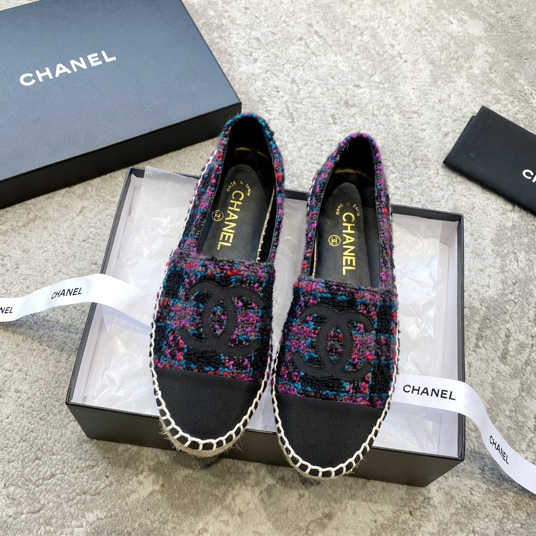 CHANEL espadrilles klassiek combinatie van stof en leer geïmporteerde stof boetiekgeitenleer geschikt voor thuis en op reis