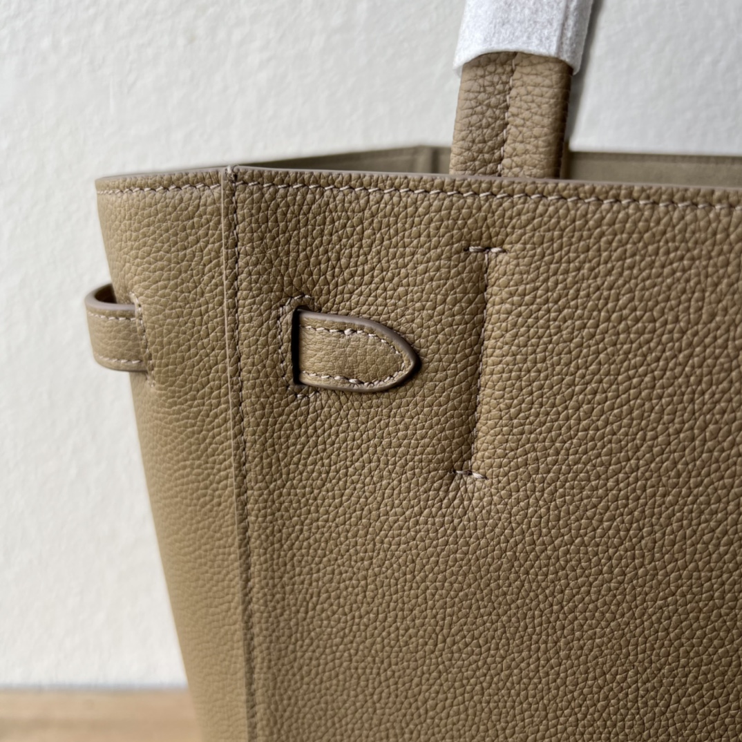 Cabas系水桶バッグ - シンプルでスタイリッシュなデザイン