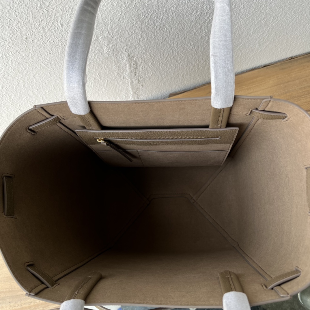 Cabas系水桶バッグ - 上質な手触りとシンプルなデザイン