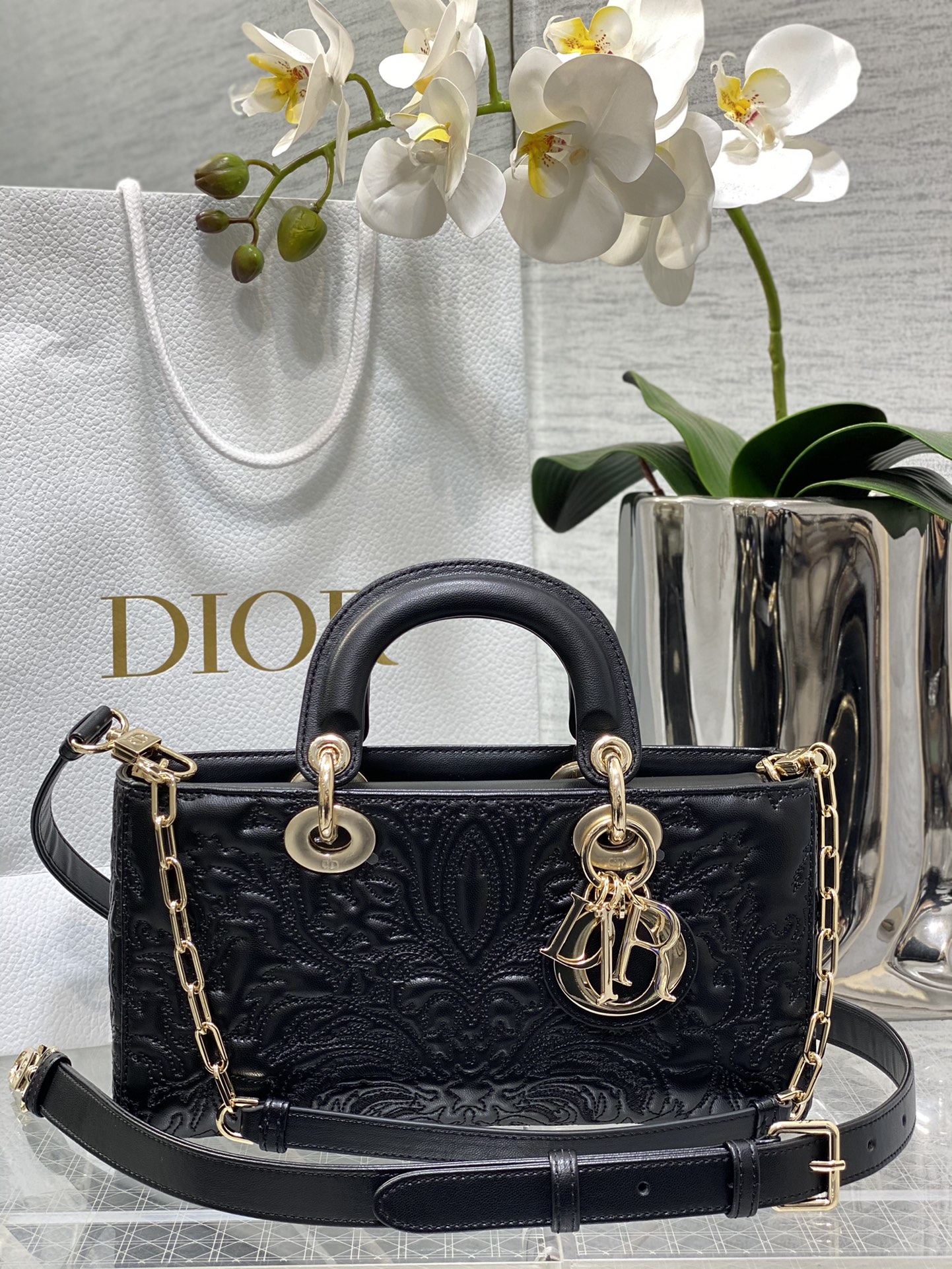 𝐋𝐚𝐝𝐲 Relieve de seis compartimentos negro