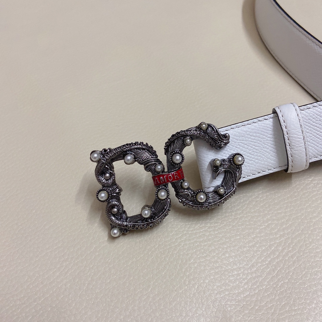 D&G杜嘉班纳双面小牛皮腰带点缀DG