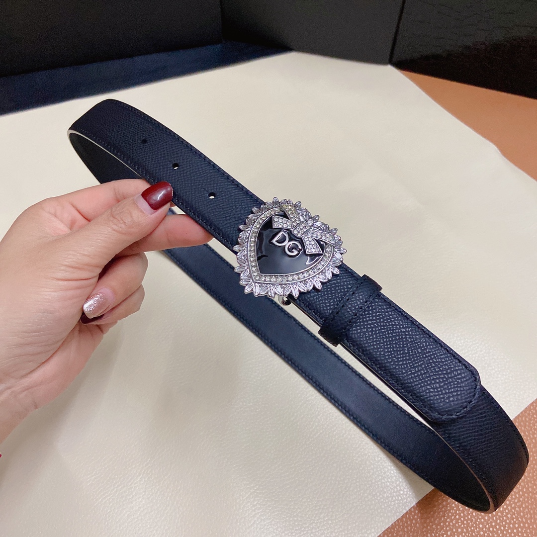 D&G杜嘉班纳双面小牛皮腰带点缀心形