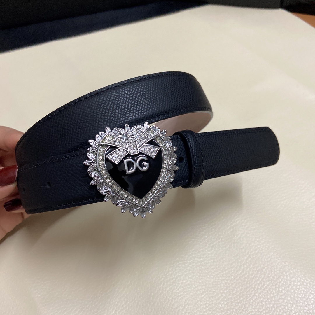 D&G杜嘉班纳双面小牛皮腰带点缀心形