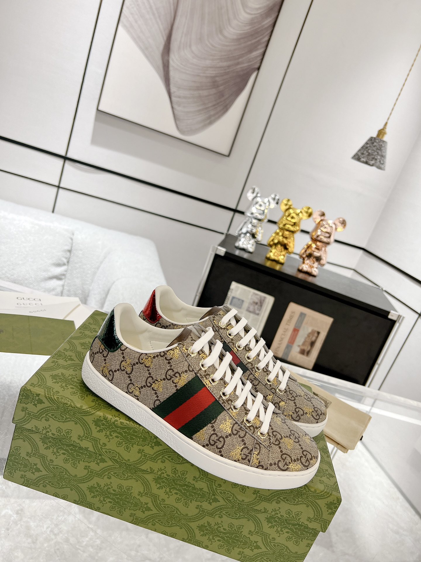 GUCCI トップバージョン 牛革素材 牛革内張り 牛革中敷き 本スネークスキン防偽ライン 香り付きアウトソール アップグレードチップ 豪華パッケージ