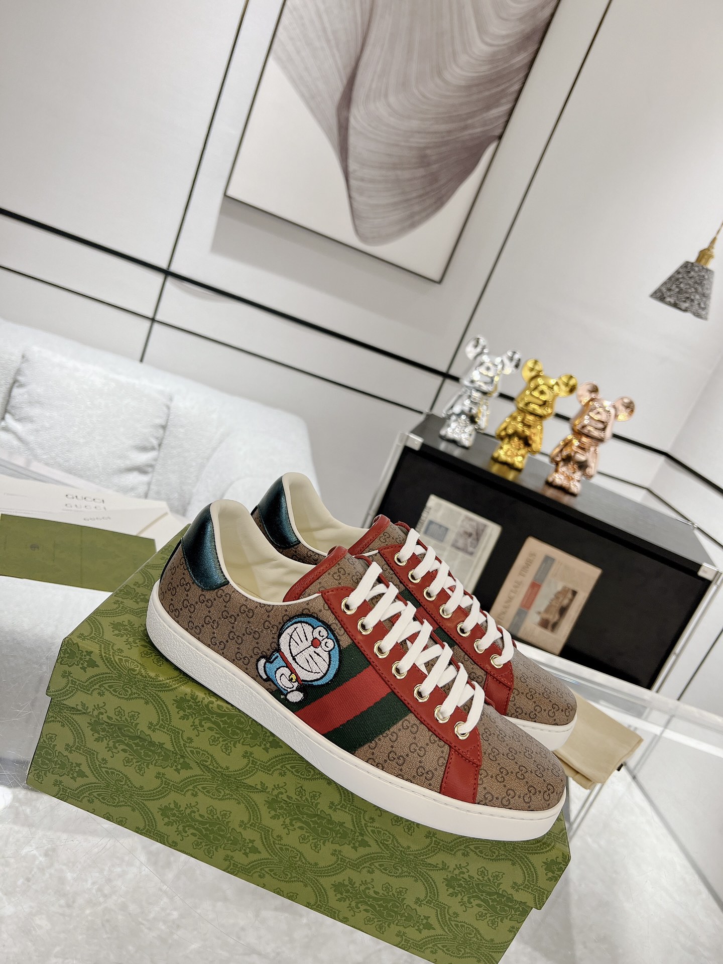 GUCCI  топовая версия, кожаная подкладка, кожаная стелька, настоящая змеиная кожа с защитной нитью, ароматизированная подошва, обновлённый чип, роскошная упаковка