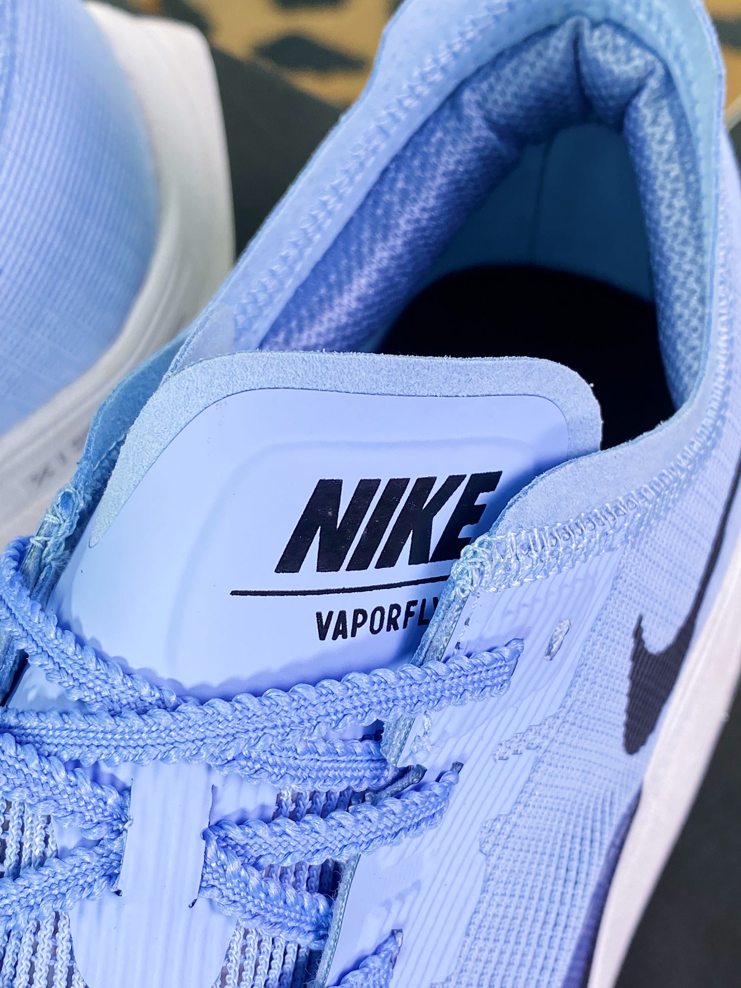 240 ZoomX Vaporfly NEXT% 2”Coconut Milk Ghost Green”破2系列马拉松泡棉慢跑鞋“网纱蓝紫黑”CU4111-401