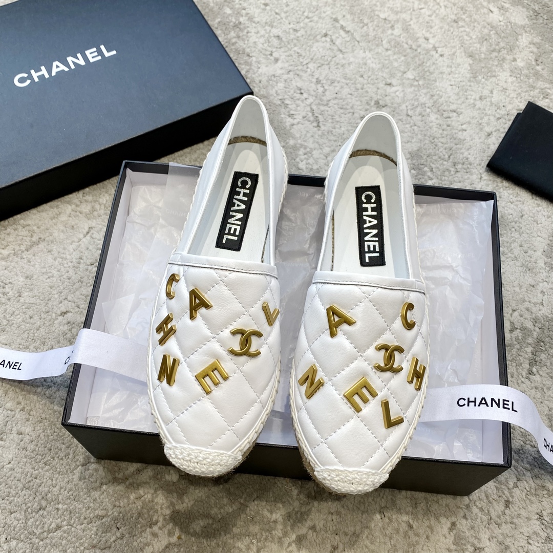 CHANEL espadrilles klassiek combinatie van textiel en leer geïmporteerd textiel boetiekgeitenleer geschikt voor thuis en op reis