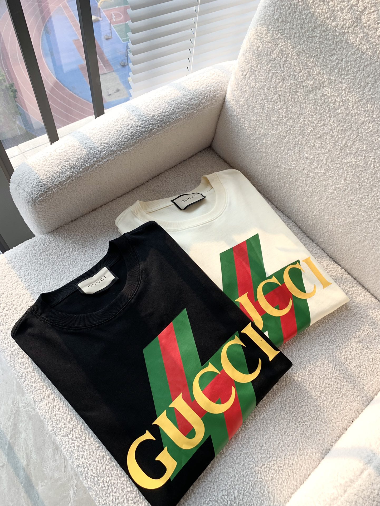 GUCCI 2024 primavera/verano camiseta de manga corta unisex 👫 para parejas, último pedido comercial, ¡en perfecto estad…