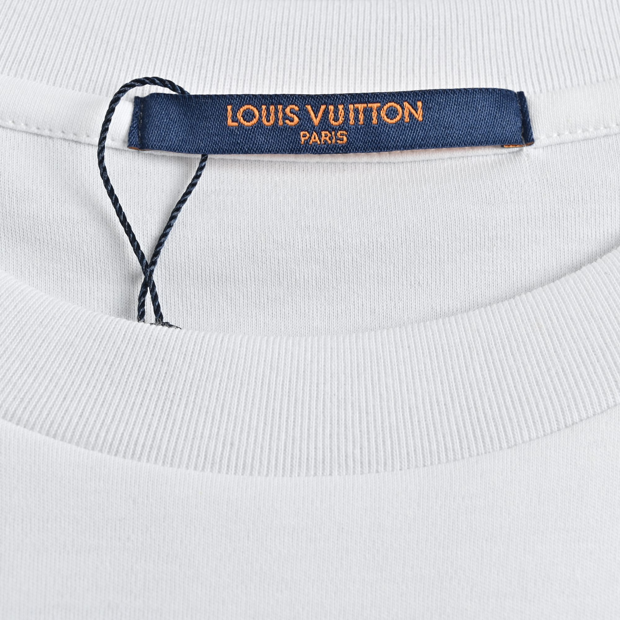 Louis Vuitton/路易威登 经典胸口刺绣小标短袖