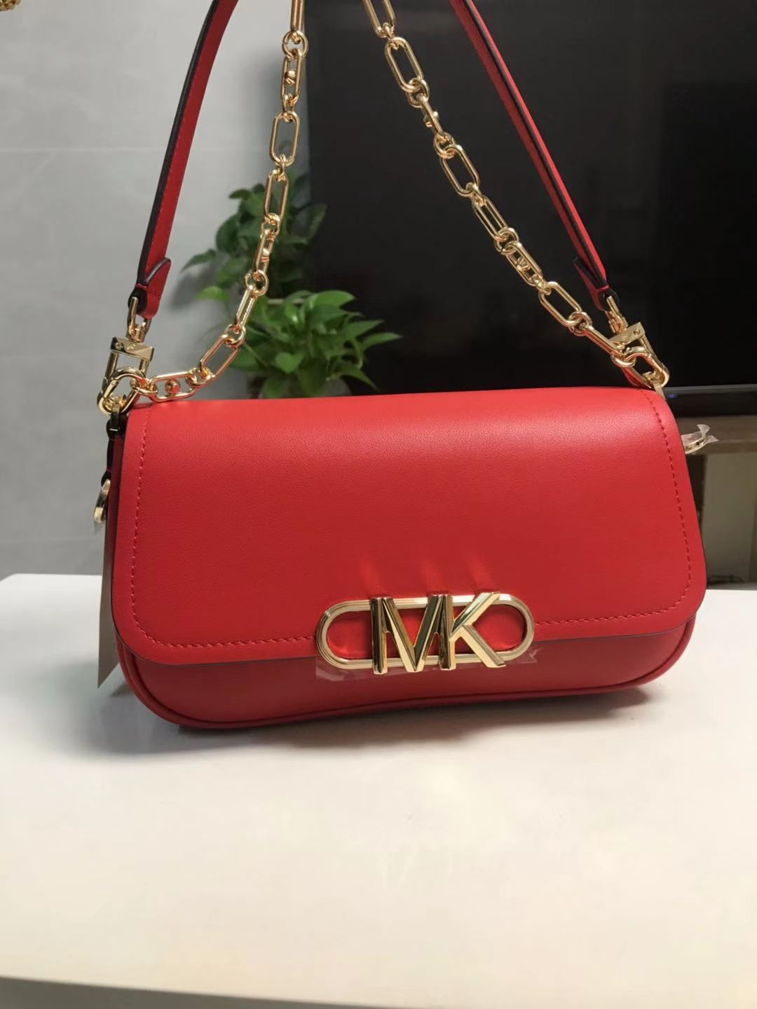 Michael Kors Mk2023年新款腋下包