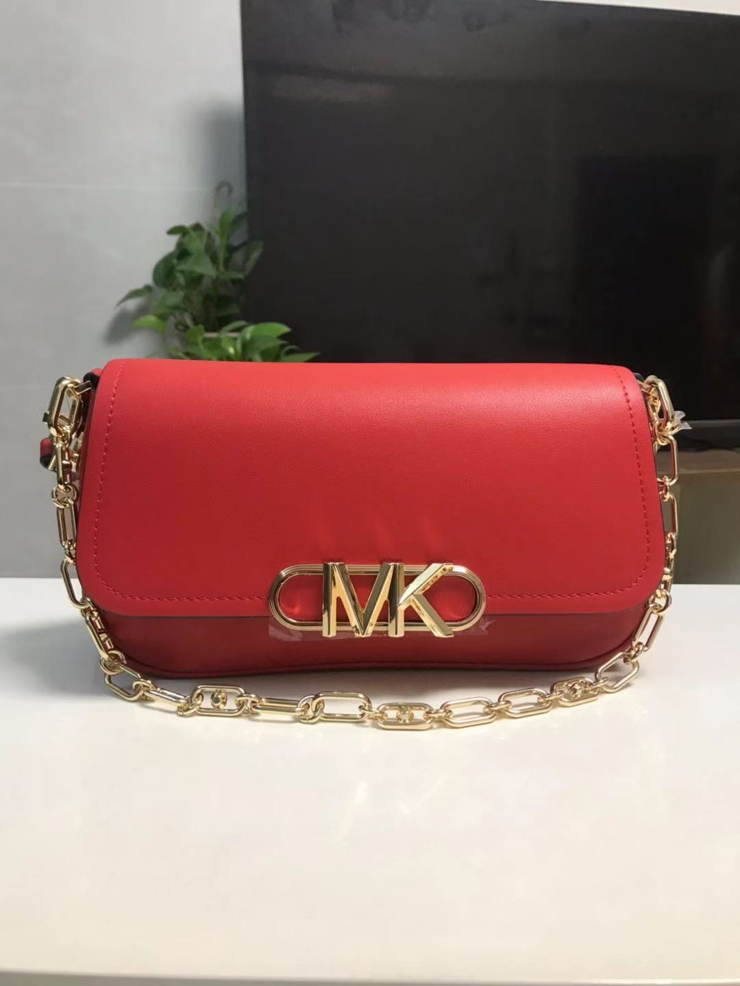 Michael Kors Mk2023年新款腋下包
