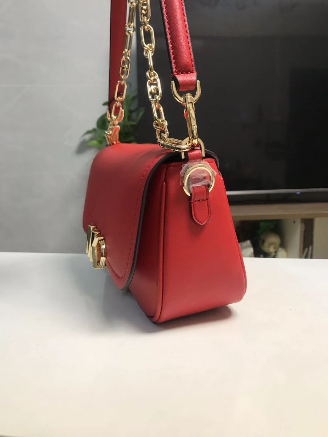 Michael Kors Mk2023年新款腋下包