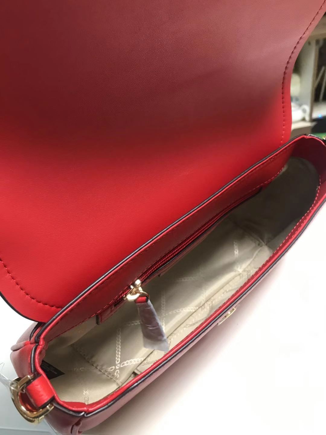 Michael Kors Mk2023年新款腋下包
