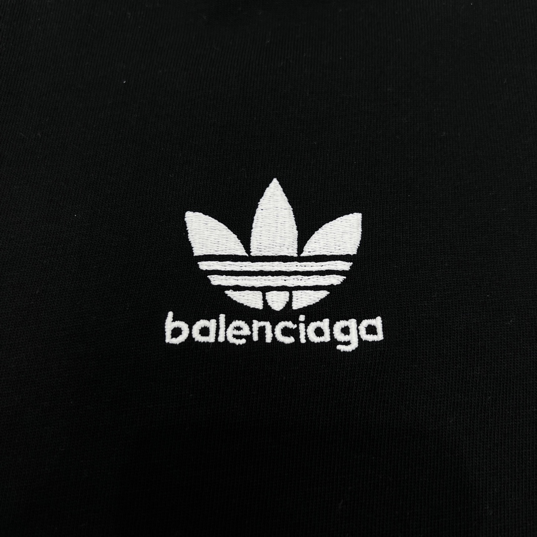 180 Balenciaga巴黎世家BLCG X Adidas 23SS三叶草刺绣短袖T恤