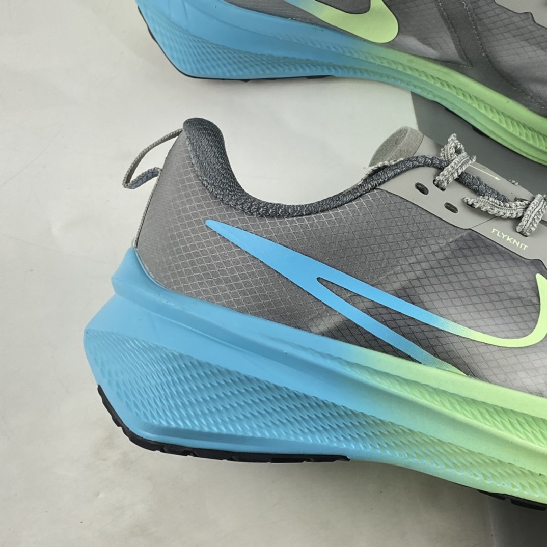 P160 Nike Air Zoom Viale 维亚尔系列低帮轻量慢跑鞋 CW7358-888