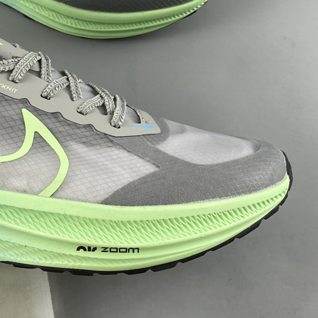 P160 Nike Air Zoom Viale 维亚尔系列低帮轻量慢跑鞋 CW7358-888