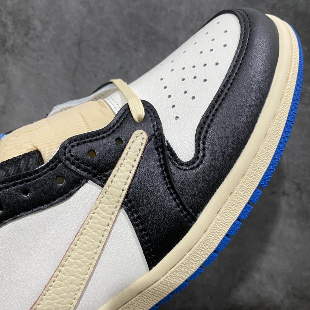 图片[6]-神版 Travis Scott x Fragment x Air Jordan AJ1 Low OG SP 三方联名闪电倒钩低帮 DM7866-140nn毫无疑问市场中端王者 耗时半年巨作全套原纸板楦头开发 确保原汁原味完美呈现倒钩版型 原档案转印油墨一体东莞原厂磨具大底独家尺码35.5 48.5 一码一磨具拒绝假半码n此版本只针对中端市场 皮料材质有所更替其他数据细节工艺流程均保持一致 绝不口嗨细节品控鞋型随意秒杀市面3XX 4XX原盒原配 外盒透明胶套 内侧字体 工整带凹凸感原厂拉帮工艺 针距密度一致 后跟弧度收口自然不对折极致一眼正品既视感 进口玻璃冲刀皮料裁剪零毛边承诺百分百一致原鞋 全鞋电脑针车工艺进口港宝加持 后跟自然饱满全鞋荧光划线卡点 追求极致完美每一双都是工艺品 多重QC质检 超越公司货的品控标准 实实在在的免检产品SIZE：35.5 36 36.5 37.5 38 38.5 39 40 40.5 41 42 42.5 43 44 44.5 45 46 47.5 48.5-莆田鞋批发中心