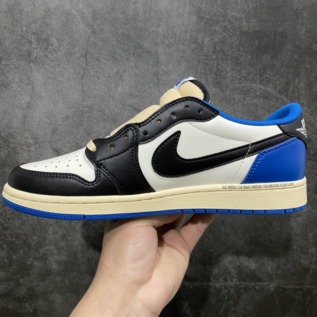 图片[2]-神版 Travis Scott x Fragment x Air Jordan AJ1 Low OG SP 三方联名闪电倒钩低帮 DM7866-140nn毫无疑问市场中端王者 耗时半年巨作全套原纸板楦头开发 确保原汁原味完美呈现倒钩版型 原档案转印油墨一体东莞原厂磨具大底独家尺码35.5 48.5 一码一磨具拒绝假半码n此版本只针对中端市场 皮料材质有所更替其他数据细节工艺流程均保持一致 绝不口嗨细节品控鞋型随意秒杀市面3XX 4XX原盒原配 外盒透明胶套 内侧字体 工整带凹凸感原厂拉帮工艺 针距密度一致 后跟弧度收口自然不对折极致一眼正品既视感 进口玻璃冲刀皮料裁剪零毛边承诺百分百一致原鞋 全鞋电脑针车工艺进口港宝加持 后跟自然饱满全鞋荧光划线卡点 追求极致完美每一双都是工艺品 多重QC质检 超越公司货的品控标准 实实在在的免检产品SIZE：35.5 36 36.5 37.5 38 38.5 39 40 40.5 41 42 42.5 43 44 44.5 45 46 47.5 48.5-莆田鞋批发中心