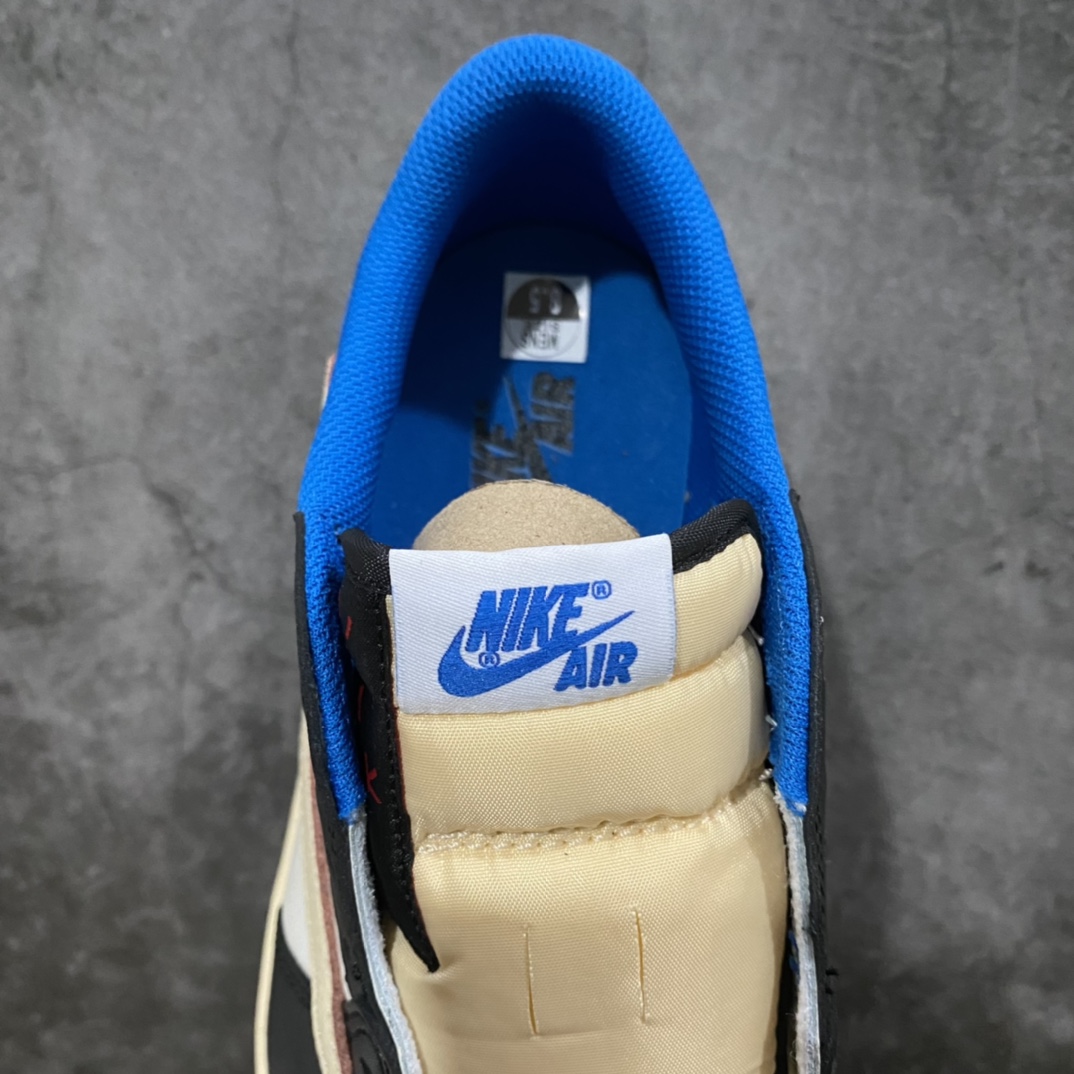 图片[8]-神版 Travis Scott x Fragment x Air Jordan AJ1 Low OG SP 三方联名闪电倒钩低帮 DM7866-140nn毫无疑问市场中端王者 耗时半年巨作全套原纸板楦头开发 确保原汁原味完美呈现倒钩版型 原档案转印油墨一体东莞原厂磨具大底独家尺码35.5 48.5 一码一磨具拒绝假半码n此版本只针对中端市场 皮料材质有所更替其他数据细节工艺流程均保持一致 绝不口嗨细节品控鞋型随意秒杀市面3XX 4XX原盒原配 外盒透明胶套 内侧字体 工整带凹凸感原厂拉帮工艺 针距密度一致 后跟弧度收口自然不对折极致一眼正品既视感 进口玻璃冲刀皮料裁剪零毛边承诺百分百一致原鞋 全鞋电脑针车工艺进口港宝加持 后跟自然饱满全鞋荧光划线卡点 追求极致完美每一双都是工艺品 多重QC质检 超越公司货的品控标准 实实在在的免检产品SIZE：35.5 36 36.5 37.5 38 38.5 39 40 40.5 41 42 42.5 43 44 44.5 45 46 47.5 48.5-莆田鞋批发中心