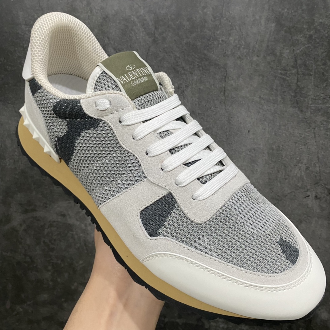 Top Guangzhou purchasing version VALENTINO Valentino classic rivet camouflage series casual running shoes