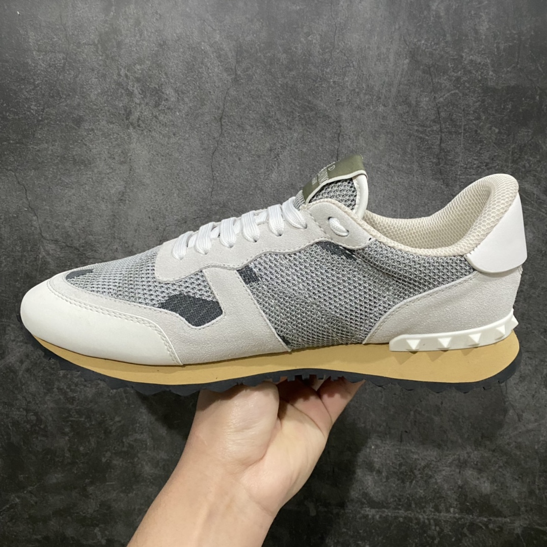 Top Guangzhou purchasing version VALENTINO Valentino classic rivet camouflage series casual running shoes