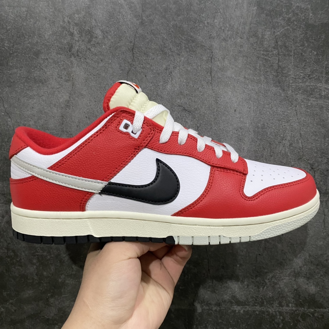 NK SB Dunk Low \”Chicago Split\”n分裂芝加哥 S2纯原生产线出品n#独家原版原盒开模打造n#原厂织唛标 一致匹配原版n#原楦原纸板开发 匹配原版98%以上n#后跟垫棉独家呈现 后跟反口里弧度正确n#全新后跟电绣 电绣针数与正品一致n#原厂皮料 质感无敌货号：DZ2536-600 Size：36 36.5 37.5 38 38.5 39 40 40.5 41 42 42.5 43 44 44.5 45 46 47.5-莆田鞋批发中心