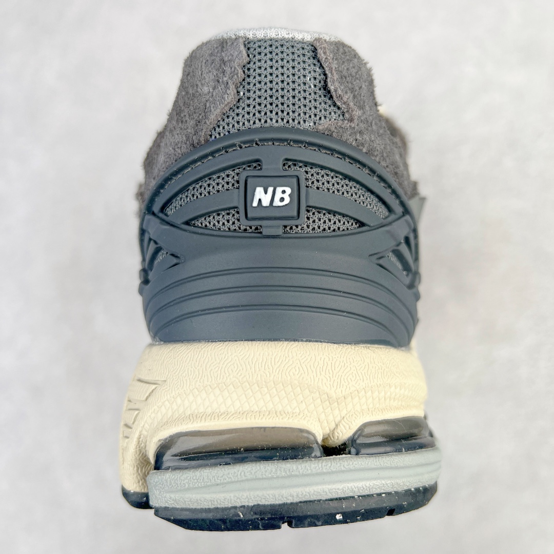 图片[8]-💰240 ＃M纯原 新百伦NB New Balance M1906DA 燕尾灰 全套原楦原纸板原厂数据开发 进口三明治网面 原装进口皮料正确绒感卡色 正确中底拉帮中底网布细节 原厂标裁 带紫光防伪 定制后跟透明水晶模块 冲裁组合 大底贴合程度胶水上色把控完美 整洁度挑战全网艺术家 多道序QC把关品质完善 匠心打造 耗时两个月开发完成 工艺极其复杂难度可想而知 新开独立私模大底 全网唯一正确六层组合大底 高端零售专供产物 Size：36 37 37.5 38 38.5 39 40 40.5 41 42 42.5 43 44 45.5 46.5 47 编码：by3936010-运动鞋