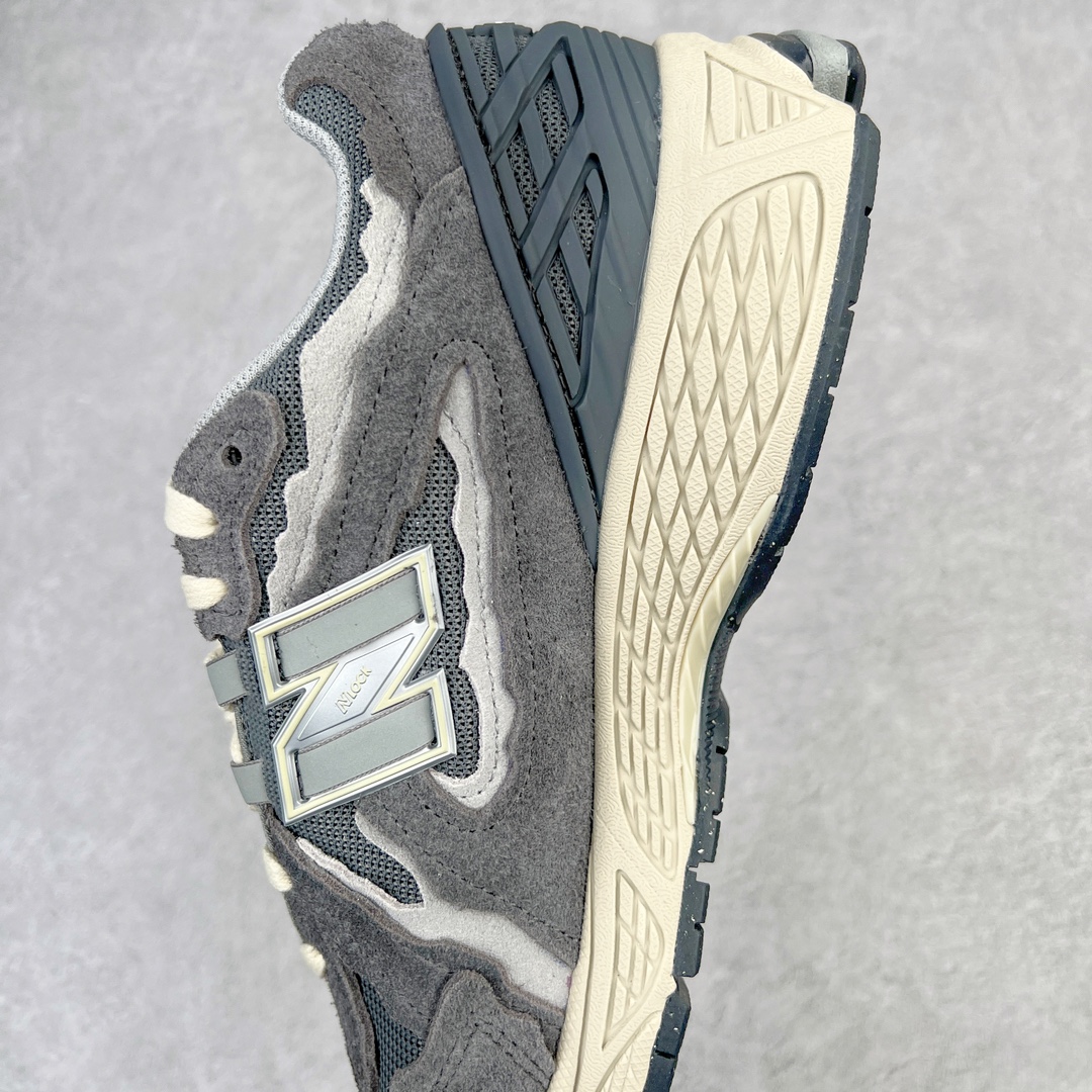 图片[7]-💰240 ＃M纯原 新百伦NB New Balance M1906DA 燕尾灰 全套原楦原纸板原厂数据开发 进口三明治网面 原装进口皮料正确绒感卡色 正确中底拉帮中底网布细节 原厂标裁 带紫光防伪 定制后跟透明水晶模块 冲裁组合 大底贴合程度胶水上色把控完美 整洁度挑战全网艺术家 多道序QC把关品质完善 匠心打造 耗时两个月开发完成 工艺极其复杂难度可想而知 新开独立私模大底 全网唯一正确六层组合大底 高端零售专供产物 Size：36 37 37.5 38 38.5 39 40 40.5 41 42 42.5 43 44 45.5 46.5 47 编码：by3936010-运动鞋