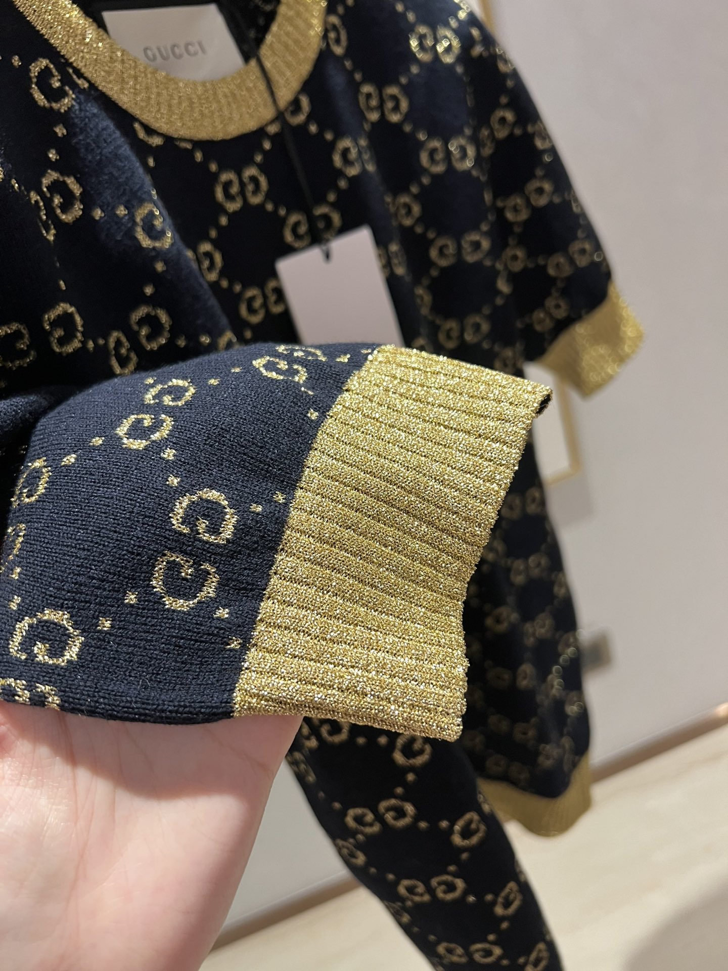 Свитер Gucci черный с узором