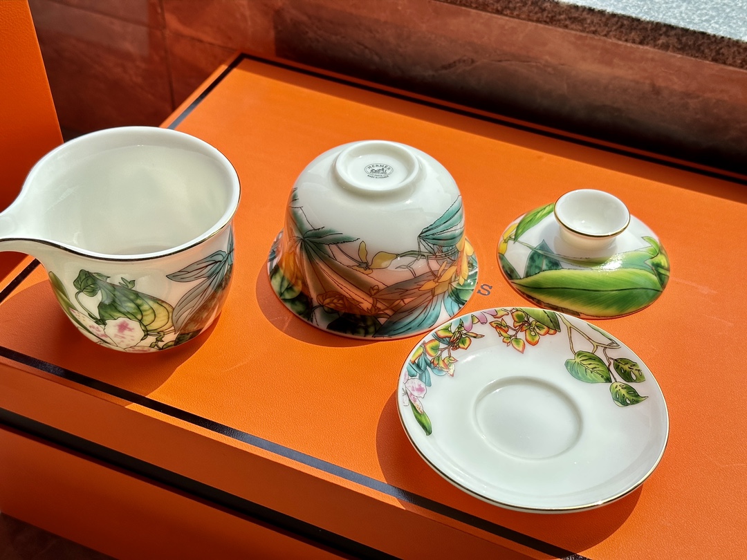 Hermès VIP Exclusive Mutton Fat Jade Porcelain Tea Set - Comprehensive 8