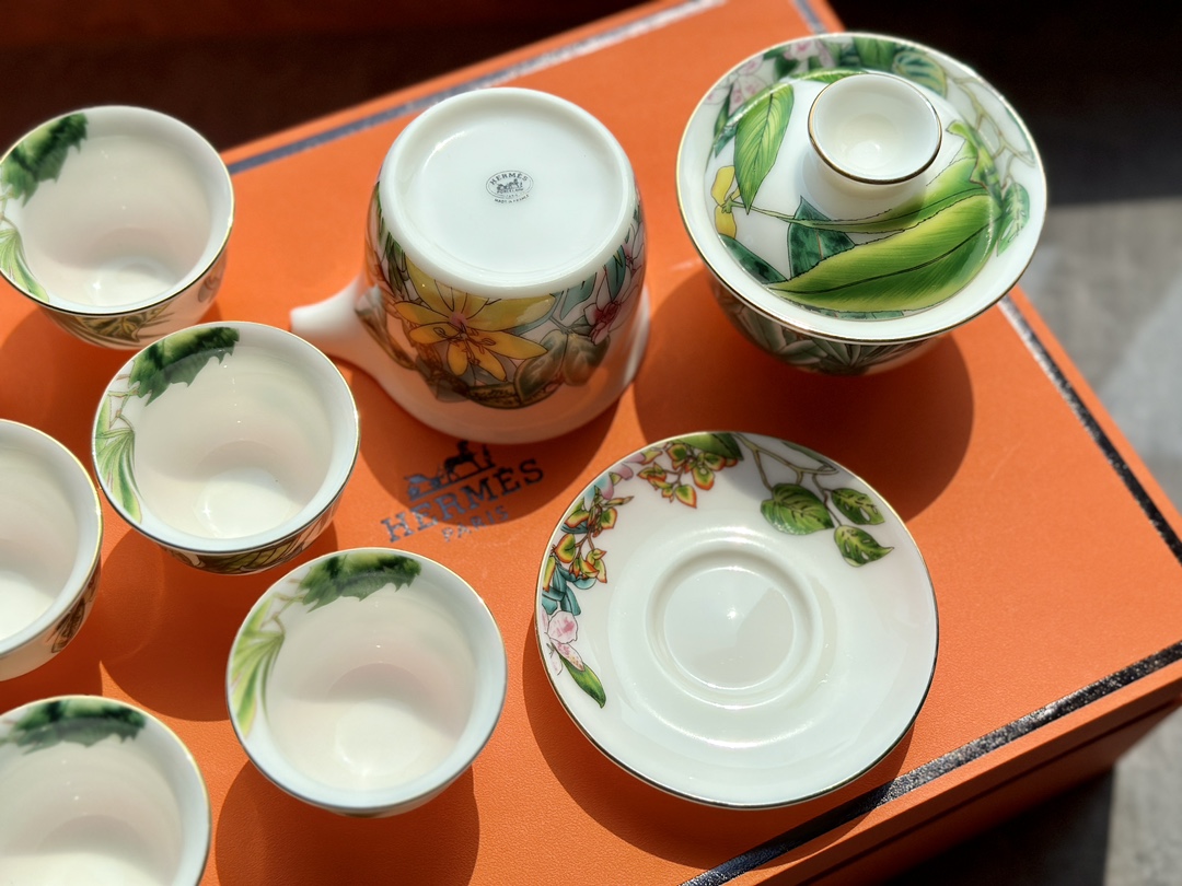 Hermès VIP Exclusive Mutton Fat Jade Porcelain Tea Set - Comprehensive 6