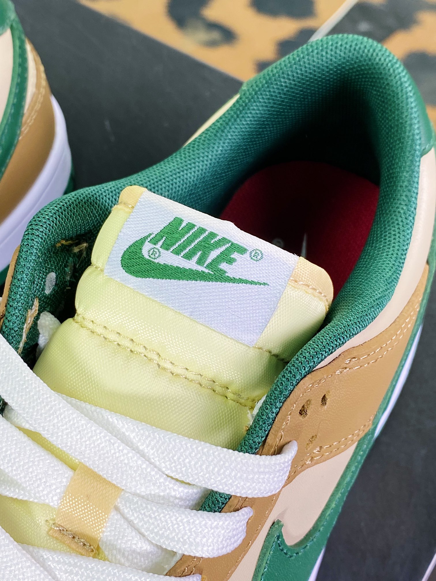 SB Dunk Retro Low”Tan Green”扣篮系列低帮板鞋“摩卡米棕绿”FB7160-231