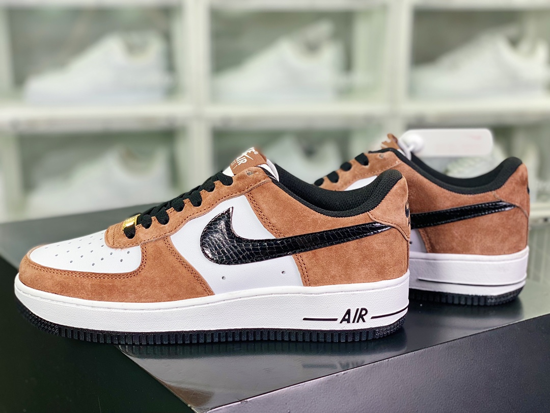 Air Force 1′07 Low ”Vachetta Tan” Air Force 1 series low-cut sneakers ”cocoa brown white and black snake print” DE0023-800