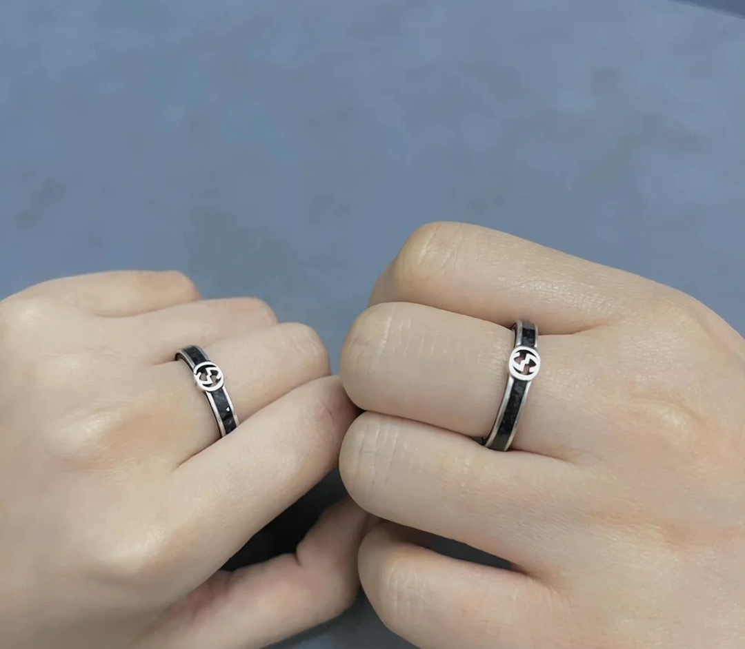 NO:101846,Narrow version, wide Gucci Gucci sterling silver double G black enamel ring Narrow version 10# 12# 14# 16# 18# 20# 22# Encoding R0085 Wide version 10# 12# 14# 16# 18# 20# 22# 24# Encoding R0086, Gucci ring, gucci, gucci, ring, pure silver19860909窄版, 宽Gucci古驰纯银双G黑色珐琅戒指 窄版10# 12# 14# 16# 18# 20# 22# 编码R0085 宽版10# 12# 14# 16# 18# 20# 22# 24# 编码R0086,古驰戒指,gucci,gucci,ring,pure silver,Jewelry