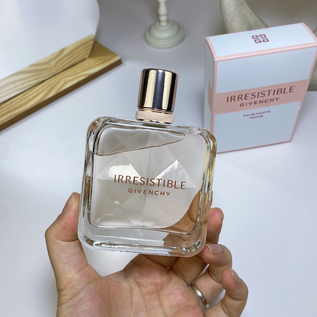 Givenchy Irresistible Eau de Toilette Fraiche 80ml - Floral & Musky Fragrance 3 i1678518675 2581 1