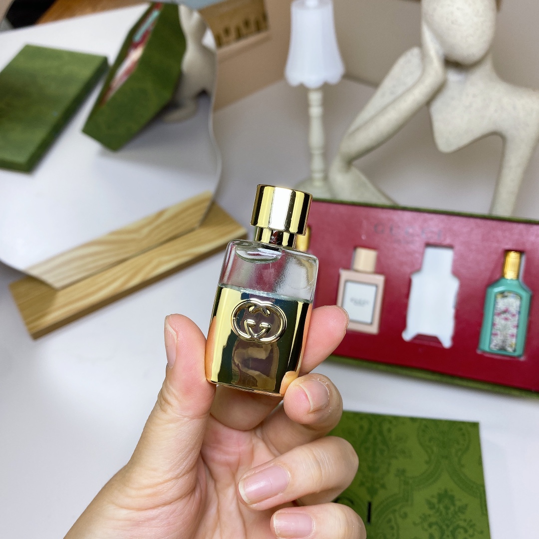 Gucci Miniature Perfume Set - Flora Gorgeous Gardenia, Jasmine, Guilty, Bloom 5 i1678518689 493 5