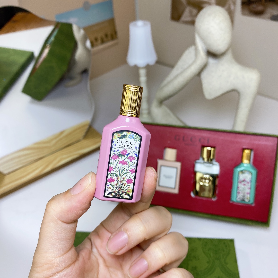 Gucci Miniature Perfume Set - Flora Gorgeous Gardenia, Jasmine, Guilty, Bloom 8 i1678518689 9598 4