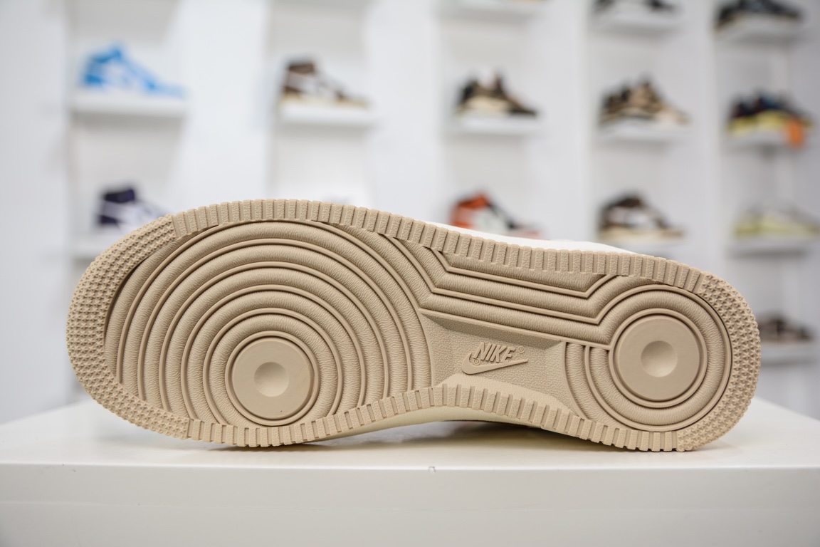 240 小红书爆款 Nike Air Force 1 Low '07 “米卡其”配色低帮空军一号休闲板鞋 GR5263-023