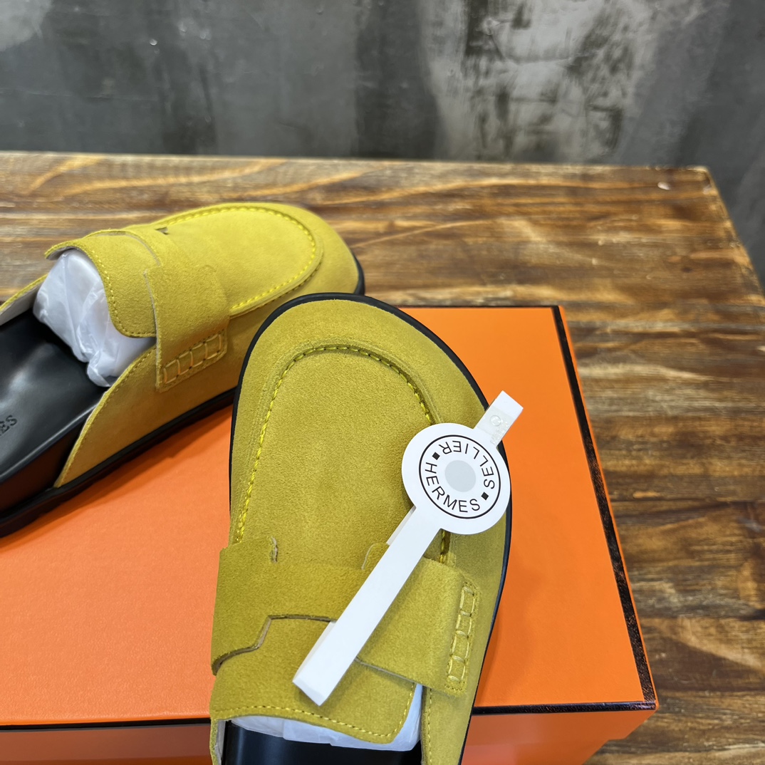 Hermès HERMES 爱马仕呆萌穆勒半拖勃肯鞋 夏天真的太需要百搭拖鞋了，怎么搭配都 ，随意且高级的感觉