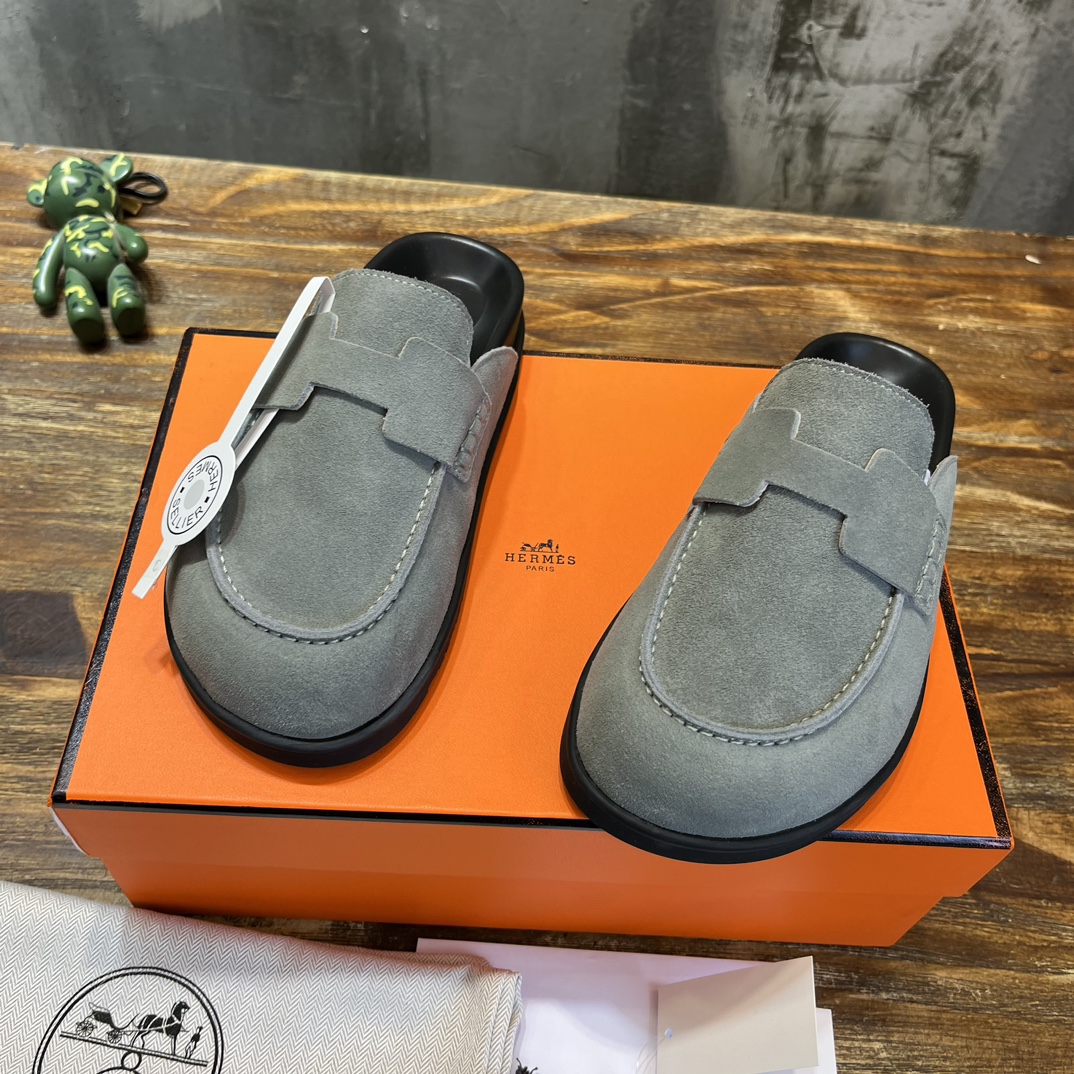 Hermès HERMES 爱马仕呆萌穆勒半拖勃肯鞋 夏天真的太需要百搭拖鞋了，怎么搭配都 ，随意且高级的感觉