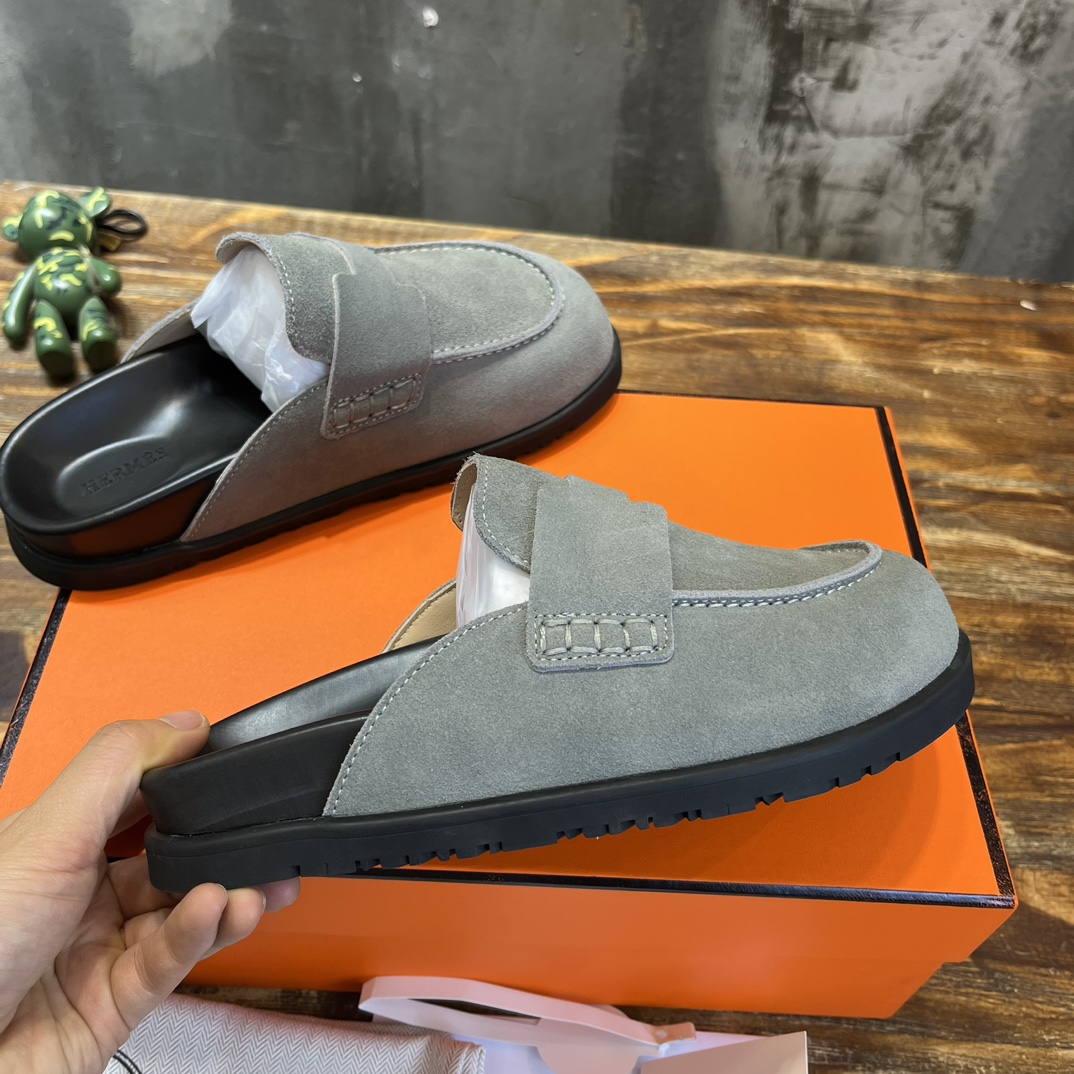 Hermès HERMES 爱马仕呆萌穆勒半拖勃肯鞋 夏天真的太需要百搭拖鞋了，怎么搭配都 ，随意且高级的感觉